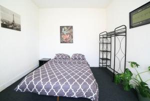 Chambre 1, calme, 1 station de PARIS, bureau