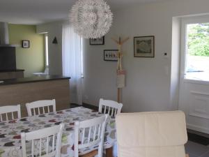 Maisons de vacances Gite Cindre, 3 pieces, 4 personnes - FR-1-489-149 : photos des chambres