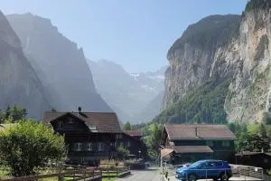 Staubbach View - Traditional Chalet Apartment - Lauterbrunnen