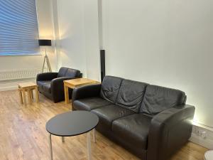 City Centre 3 bedrooms apartment with parking