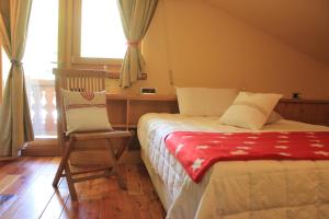 Classic Double Room with Balcony room in Shatush Hotel