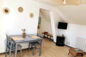 Appartements Gite Le Cosy, T1 a 50m de la mer, centre Ault : photos des chambres