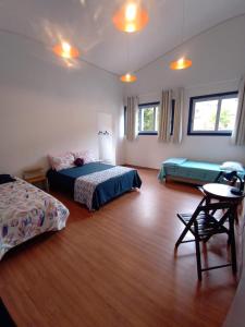 Casa nova com suĂtes amplas
