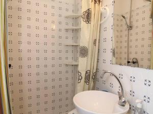 Appartements Studio Balaruc-les-Bains, 1 piece, 1 personne - FR-1-553-32 : photos des chambres