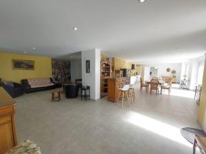 Villas Gite 15 p avec piscine interieure : photos des chambres