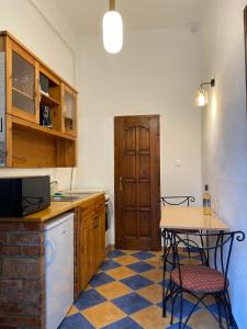 Romantic city centre flat - Alexandra Apartment