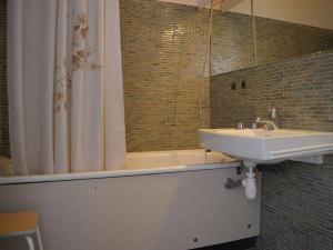 Studio cabine 4 pers. avec balcon, piscine, parking, accès direct plage - Grau-du-Roi - FR-1-250-157
