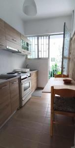 Apartment by the Sepolia metro