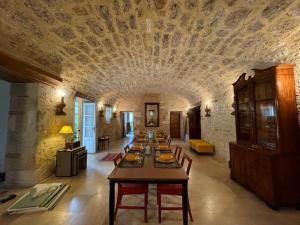 Lodges Chateau la Gineste - Castle and Vineyard : photos des chambres