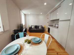 Cristelo 2 - near the river Porto