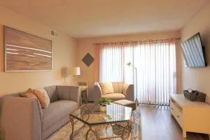 Shabby Chic Oceanside King & 2 Queen bed Pool GYM - فيستا