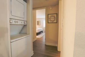 Shabby Chic Oceanside King & 2 Queen bed Pool GYM