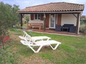 Maison 2 chambres avec piscine, tennis, et plus - idéal pour 4 personnes à Vallon-Pont-d'Arc - FR-1-382-179 - Sampzon