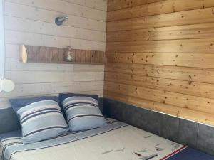 Chalet au bord de leau, terrasse privée, pêche, baignade, nature et détente, animaux acceptés - FR-1-489-359