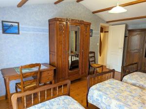 Maisons de vacances Gite Saint-Genis-d'Hiersac, 4 pieces, 6 personnes - FR-1-653-117 : photos des chambres