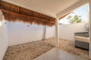 The Smurfs Townhome. Pool FREE parking.