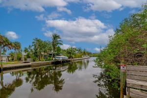 Key West Villa 3 min to #1 Beach • Pool • BBQ