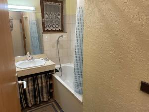 Appartements Appartement lumineux avec mezzanine a Praz-sur-Arly, parking, a 400m du lac - 4 pers. - FR-1-603-64 : photos des chambres