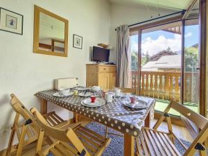 Studio confortable avec balcon, WIFI, parking proche des pistes à Méribel - FR-1-688-22