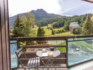 Studio skis aux pieds à Val-dIsère, animaux admis - FR-1-694-143