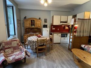 Appartement T2 bis Cauterets - 50m télécabine et Thermes - 4/6 pers - parking gratuit - FR-1-234-300