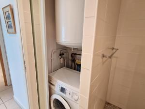 Bel appartement T2 avec balcon, WIFI et parking près de la plage - FR-1-706-2