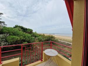 Appartements Bel appartement T2 avec balcon, WIFI et parking pres de la plage - FR-1-706-2 : photos des chambres
