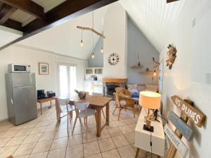 Maisons de vacances Charming holiday home in the middle of the dunes of Barneville-Carteret : photos des chambres