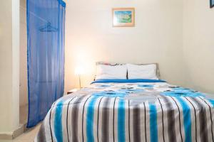 Cerca del Mar, Obelisco Hembra y Zona Colonial