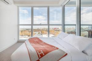 The Fawn Relish in Sub-Penthouse Panorama