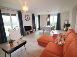 Maisons de vacances Gite Arpajon-sur-Cere, 3 pieces, 4 personnes - FR-1-742-148 : photos des chambres