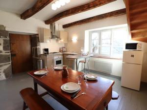 Maisons de vacances Gite Mandailles-Saint-Julien, 3 pieces, 4 personnes - FR-1-742-229 : photos des chambres