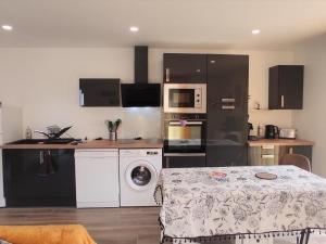 Maisons de vacances Gite Fay-les-Etangs, 2 pieces, 2 personnes - FR-1-526-40 : photos des chambres