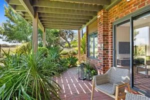 Coastal meets Country at this Ventnor Beach Escape - Flinders