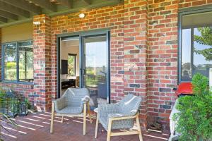 Coastal meets Country at this Ventnor Beach Escape