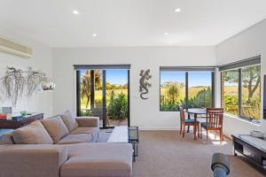 Coastal meets Country at this Ventnor Beach Escape