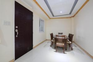 2 Wide Bedroom Unit with Breakfast for 2pax