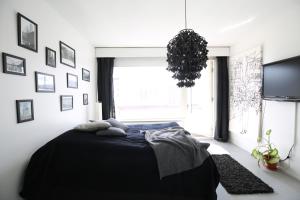 Central Gem with Sauna - Big two-room apartment FREE PARKING - 4hvězdičkové hotely ve městě Tampere