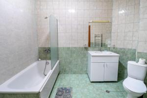 Charming one bed apartment 423 in main Flora building