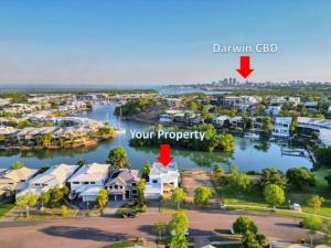 Beautiful Bayview - King Beds, Pool Water Frontage