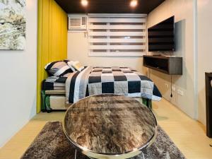 * *R Metropolitan Mirage