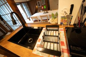 つばめ荘 Tsubamesou 尾道駅から徒歩と渡船で15分 情緒あふれる尾道ステイ 鍵付き駐輪場と駐車場あり supported by COCOSTAY