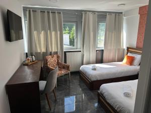 Hotels Hotel parc & spa Les cigognes : Chambre Double
