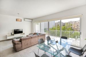 Annitchka Mansions - Apartment in central Malta