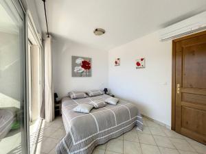 Appartements T3 vue sur la baie de Calvi : photos des chambres