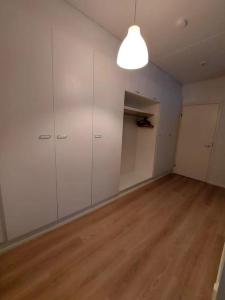 Kotimaailma - Tilava 2MH asunto saunalla Herttoniemen merellisessä ympäristössä