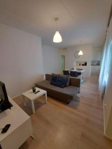 Kotimaailma - Tilava 2MH asunto saunalla Herttoniemen merellisessä ympäristössä