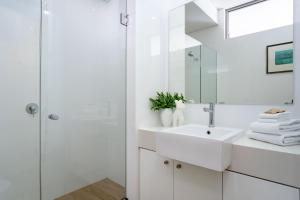 Dunn Bay Apartment 3 I Private Properties