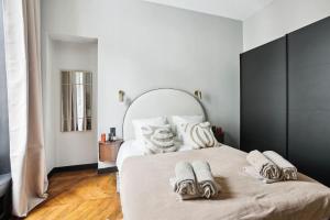 Champs Elysées luxury 3 bed room