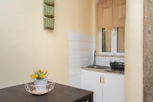 Cozy One Bedroom Apt in Historic location - Carmo